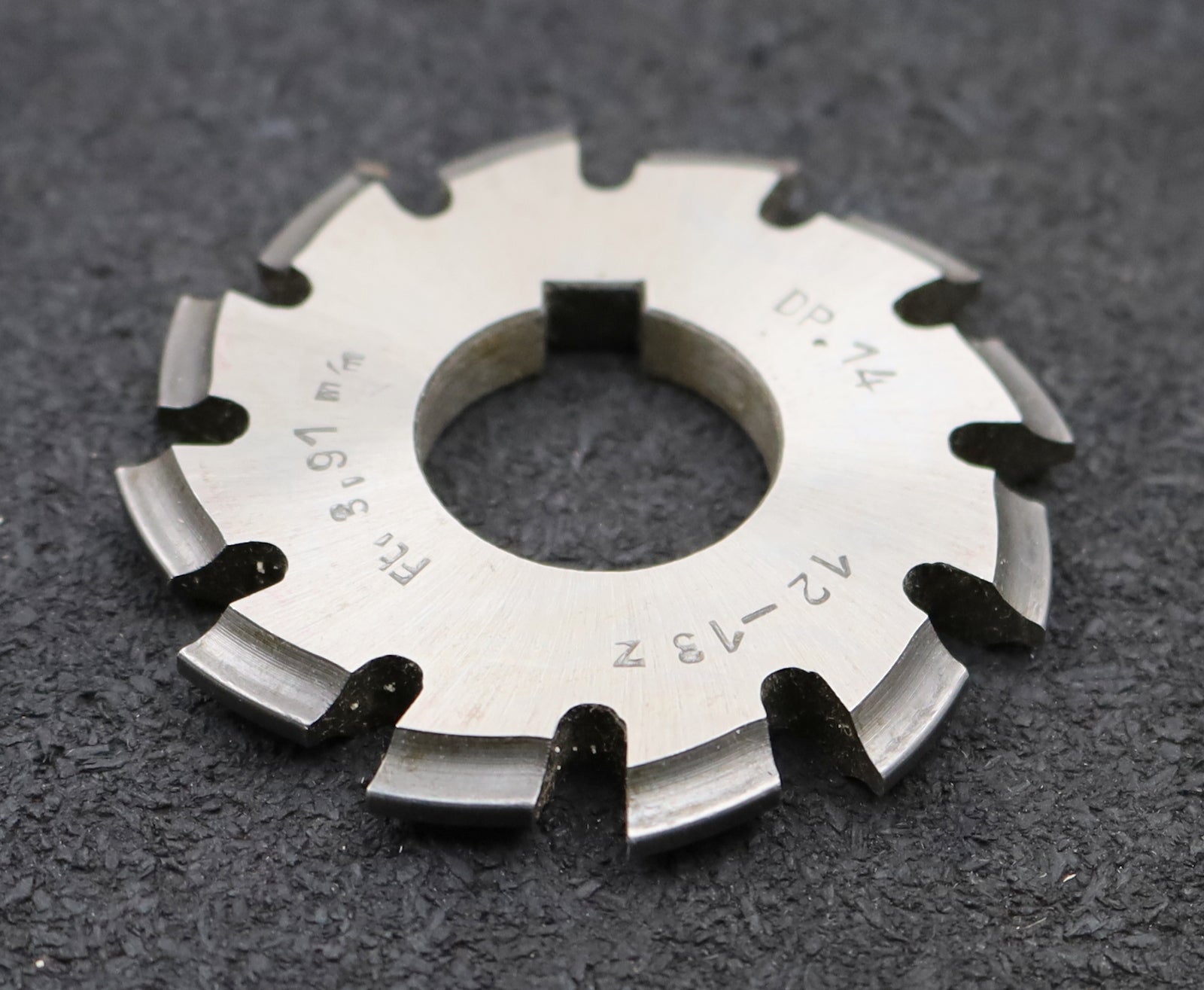 Bild des Artikels DOLD-Zahnformfräser-D.P=-14-No.-8-für-Z=-12-13-EGW-20°-Ø60x22mm-mit-LKN