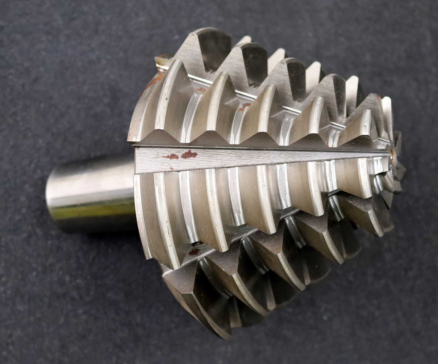 Bild des Artikels KLINGELNBERG-Palloid-Wälzfräser-m=-7,25-22°30´-EGW-Zahnform-II-1gg.-Links