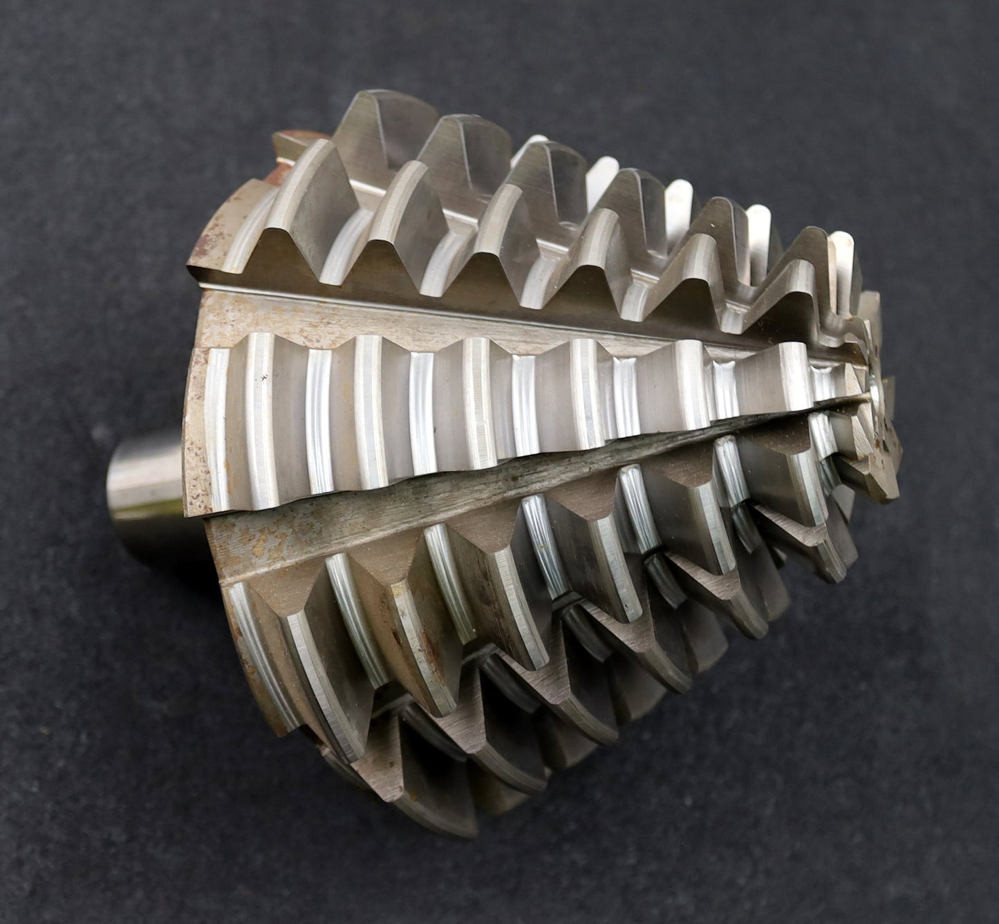 Bild des Artikels KLINGELNBERG-Palloid-Wälzfräser-m=-7-EGW-20°-Zahnform-I-1gg.-Links-Rest=-95%