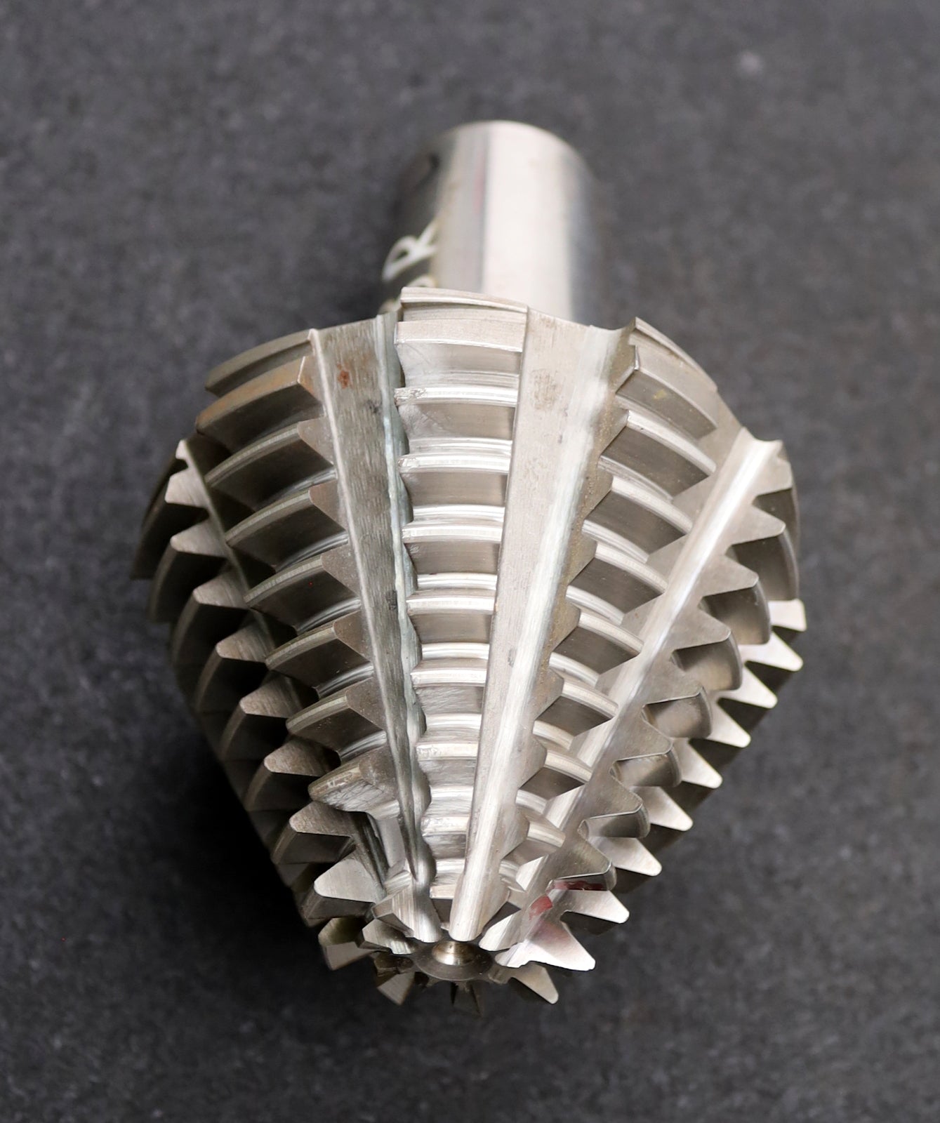 Bild des Artikels KLINGELNBERG-Palloid-Wälzfräser-m=-3-EGW-20°-Zahnform-I-1gg.-Rechts-Rest=-65%