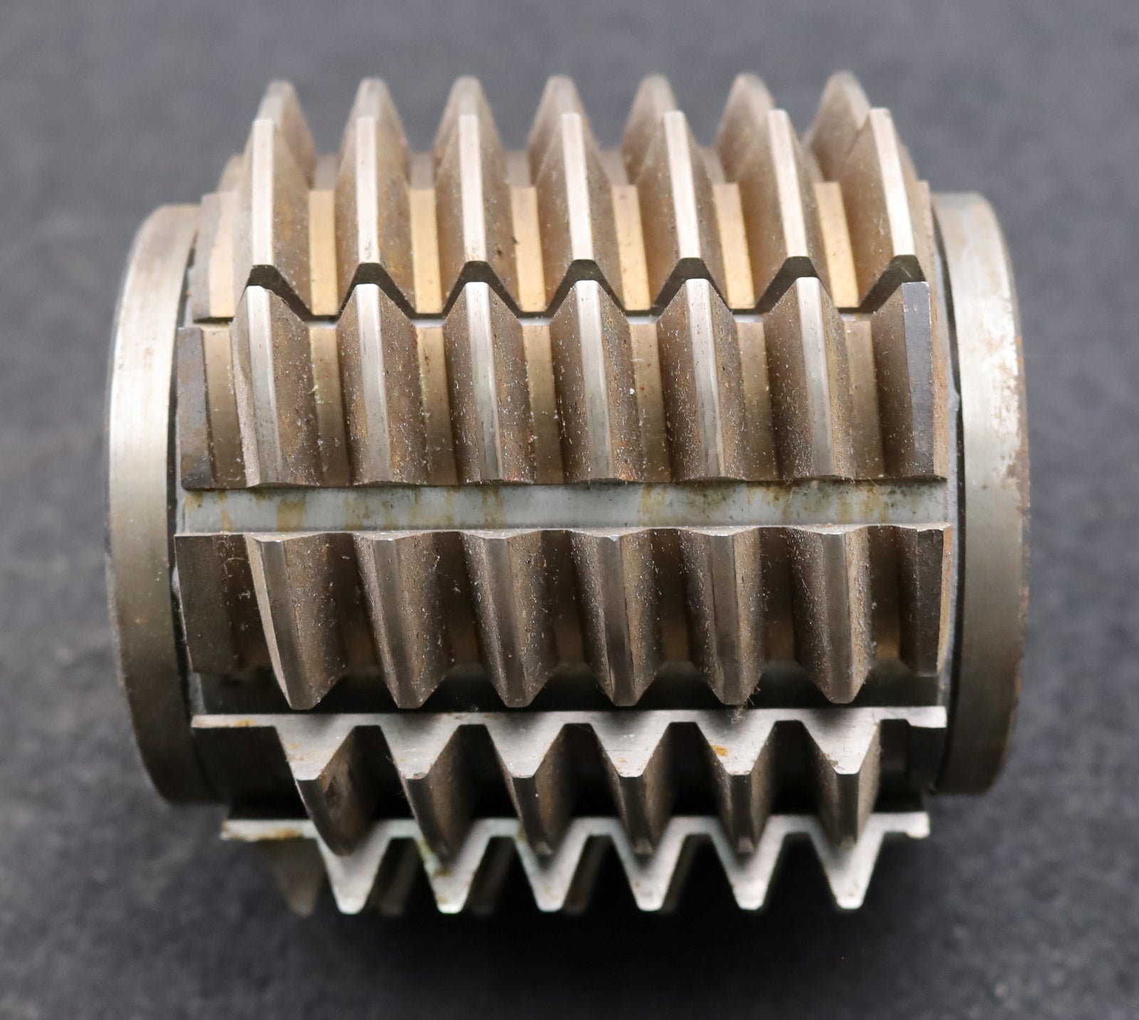 Bild des Artikels SAAZOR-Zahnrad-Wälzfräser-m=-3,75mm-EGW-20°-BPIII-nach-DIN-3972-Ø108x105xØ32mm