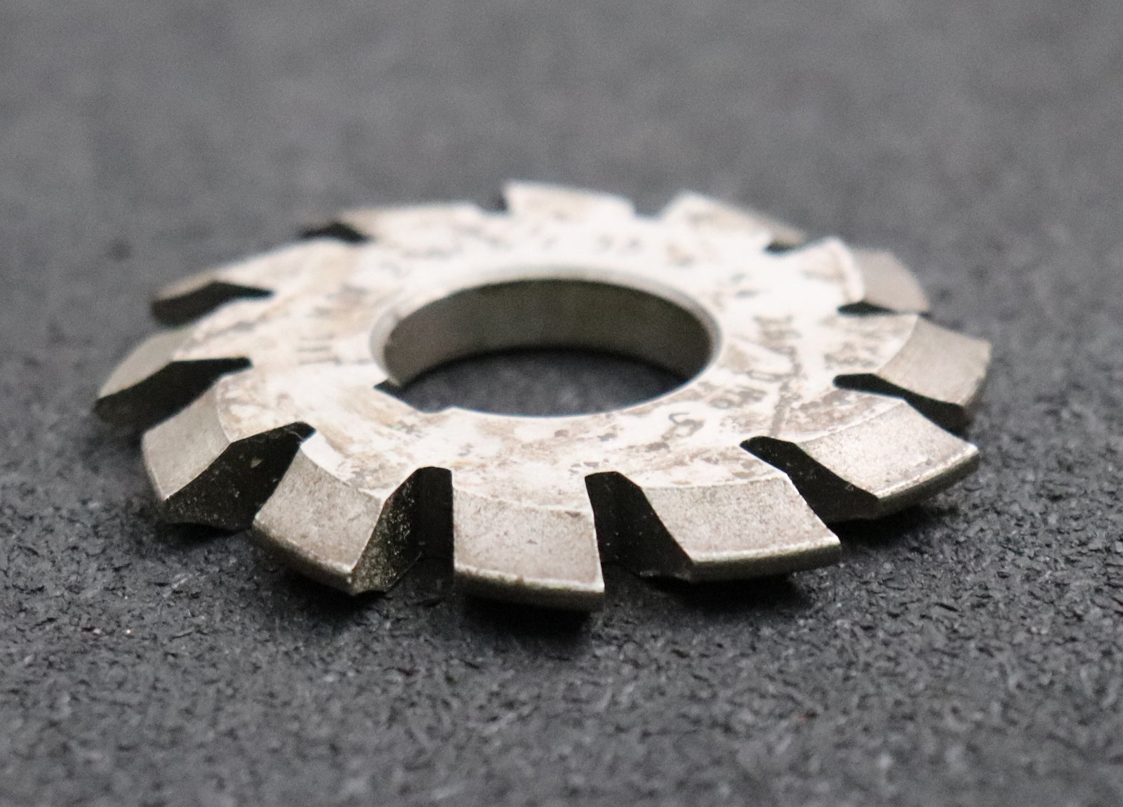Bild des Artikels JAL-Zahnformfräser-gear-profile-cutter-m=-2mm-Nr-6-für-Zähnezahlbereich-Z=-35-54