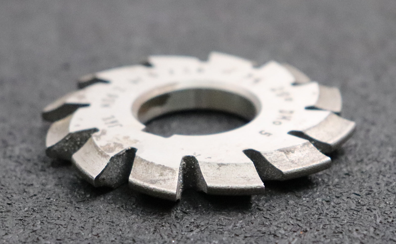 Bild des Artikels JAL-Zahnformfräser-gear-profile-cutter-m=-2mm-Nr-5-für-Zähnezahlbereich-Z=-26-34