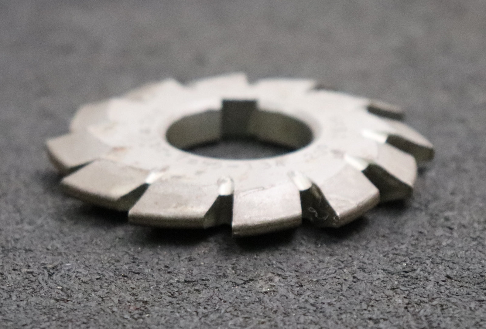Bild des Artikels JAL-Zahnformfräser-gear-profile-cutter-m=-3mm-Nr.-7-Zähnezahlbereich-Z=-55-134