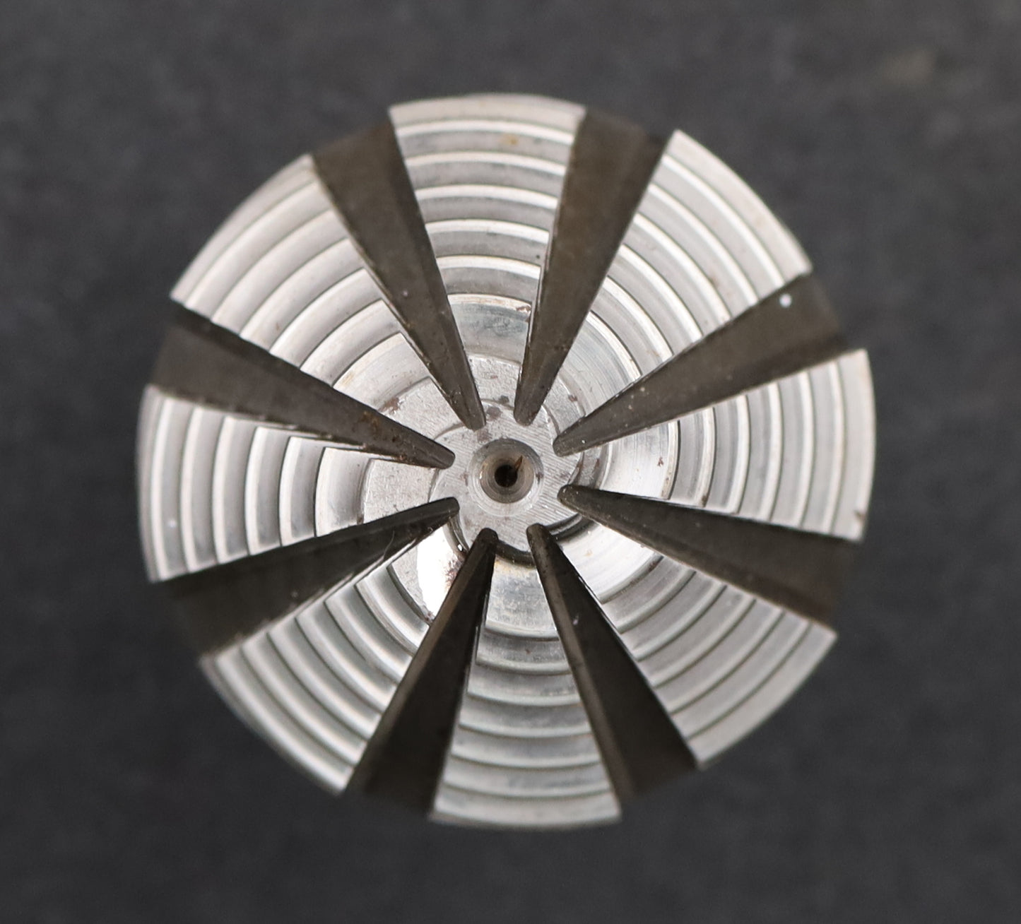 Bild des Artikels KLINGELNBERG-Palloid-Wälzfräser-m=-2,5-20°-EGW-Zahnform-I-1-gg.-Links-Rest-90%