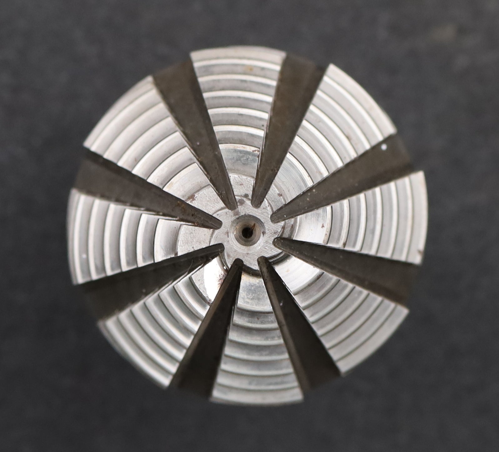 Bild des Artikels KLINGELNBERG-Palloid-Wälzfräser-m=-2,5-20°-EGW-Zahnform-I-1-gg.-Links-Rest-90%