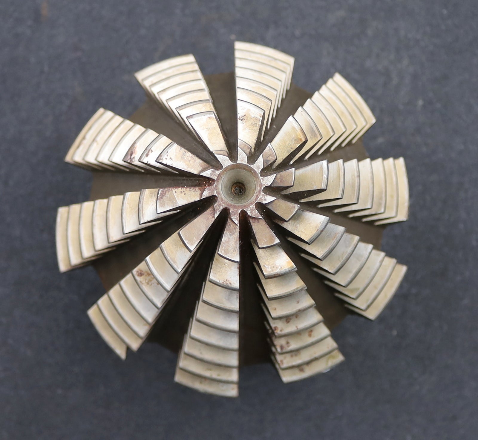 Bild des Artikels KLINGELNBERG-Palloid-Wälzfräser-m=-5,5-20°-EGW-Zahnform-I-1-gg.-Links