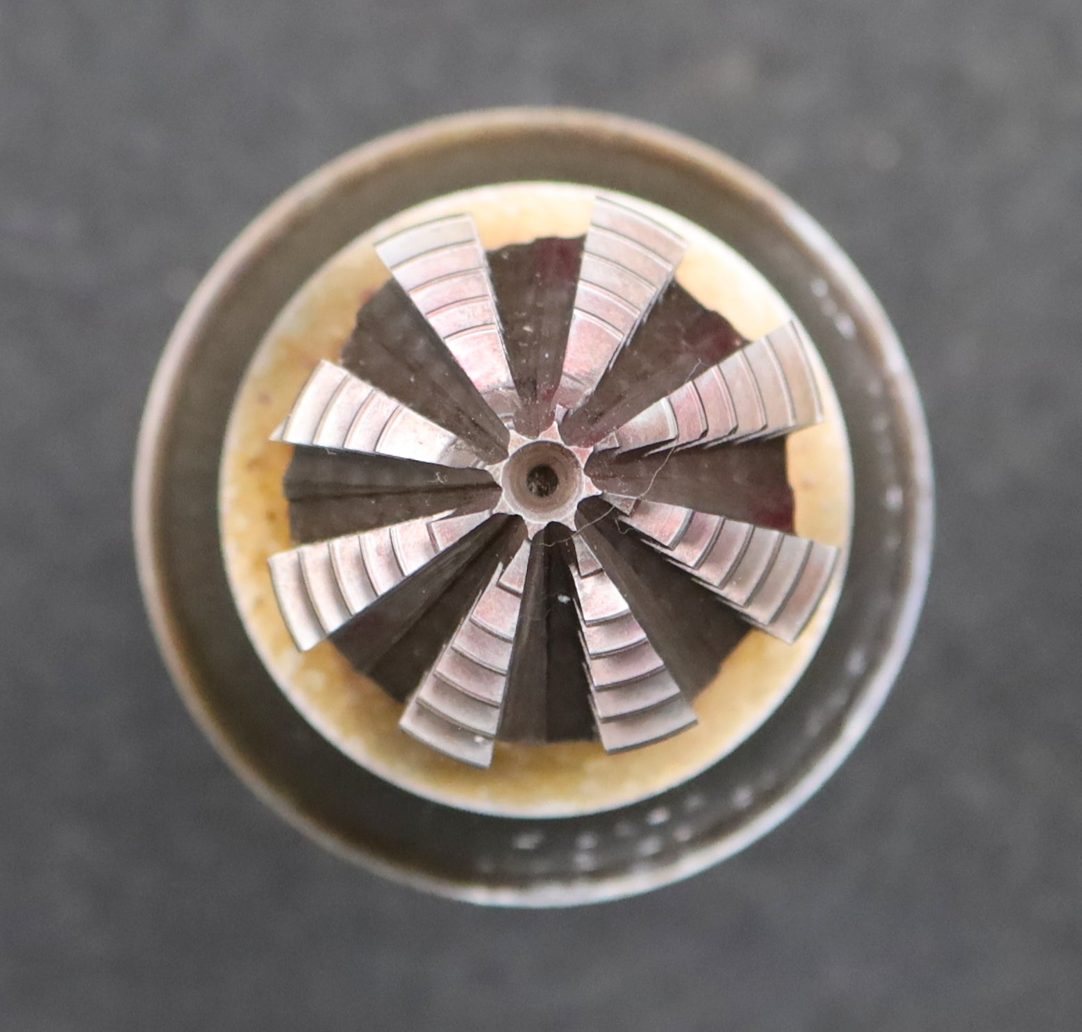 Bild des Artikels KLINGELNBERG-Palloid-Wälzfräser-m=-1,5-20°-EGW-Zahnform-I-1-gg.-Rechts