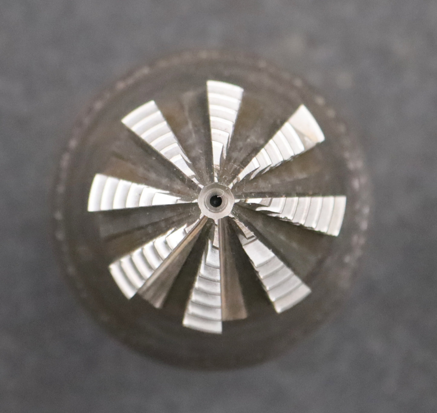 Bild des Artikels KLINGELNBERG-Palloid-Wälzfräser-m=-1,5-20°-EGW-Zahnform-I-1-gg.-Links-Rest-50%