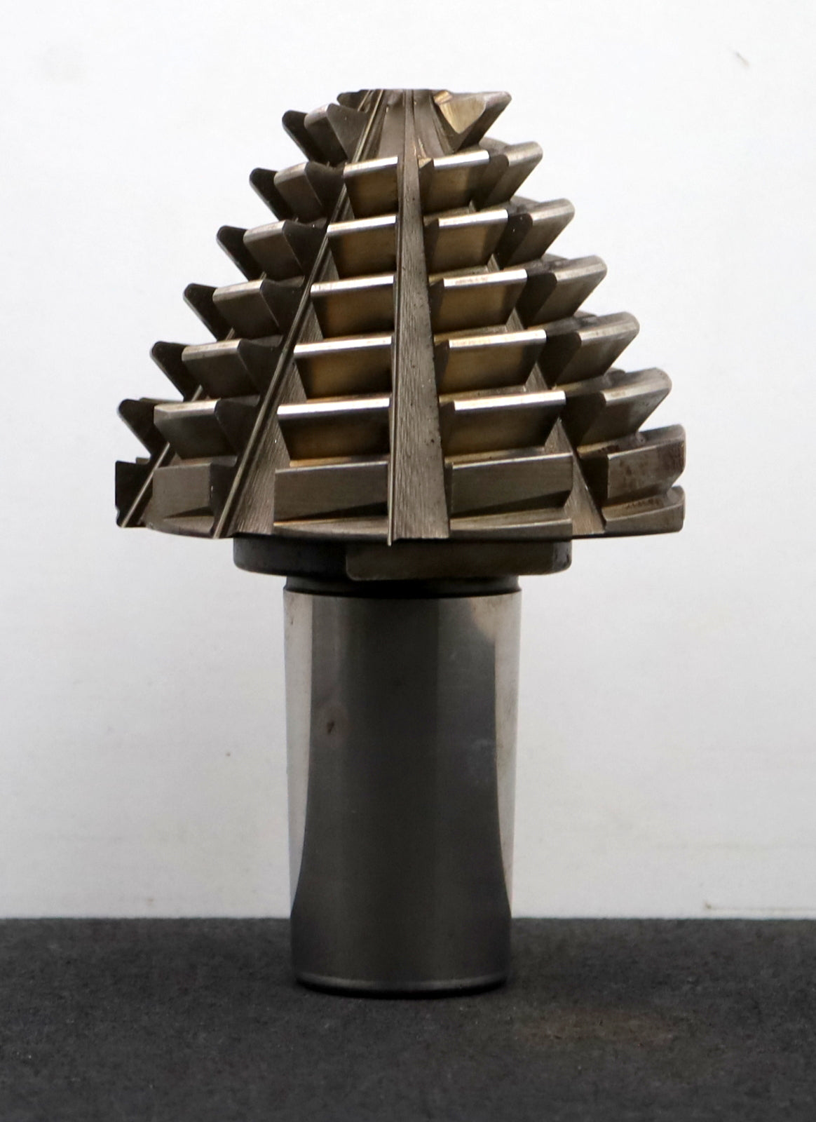 Bild des Artikels KLINGELNBERG-Palloid-Wälzfräser-m=-4-20°-EGW-Zahnform-I-1-gg.-Rechts-Rest-95%