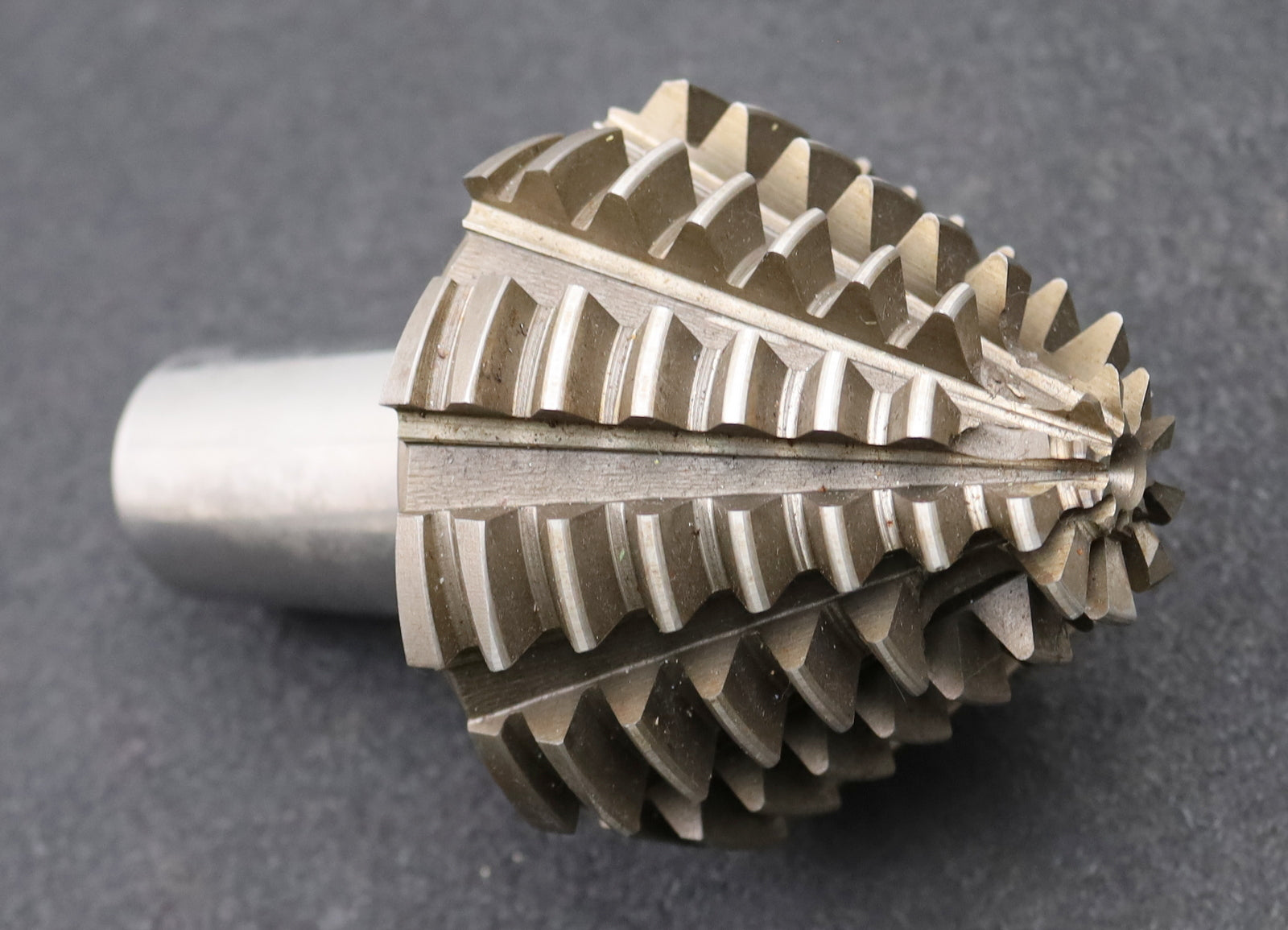 Bild des Artikels KLINGELNBERG-Palloid-Wälzfräser-m=-3,5-20°-EGW-Zahnform-I-1-gg.-Rechts-Rest-80%
