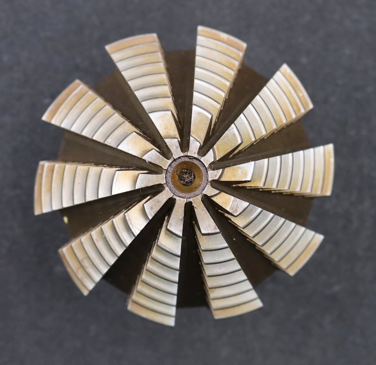 Bild des Artikels KLINGELNBERG-Palloid-Wälzfräser-m=-4-20°-EGW-Zahnform-I-1-gg.-Links-Rest-80%