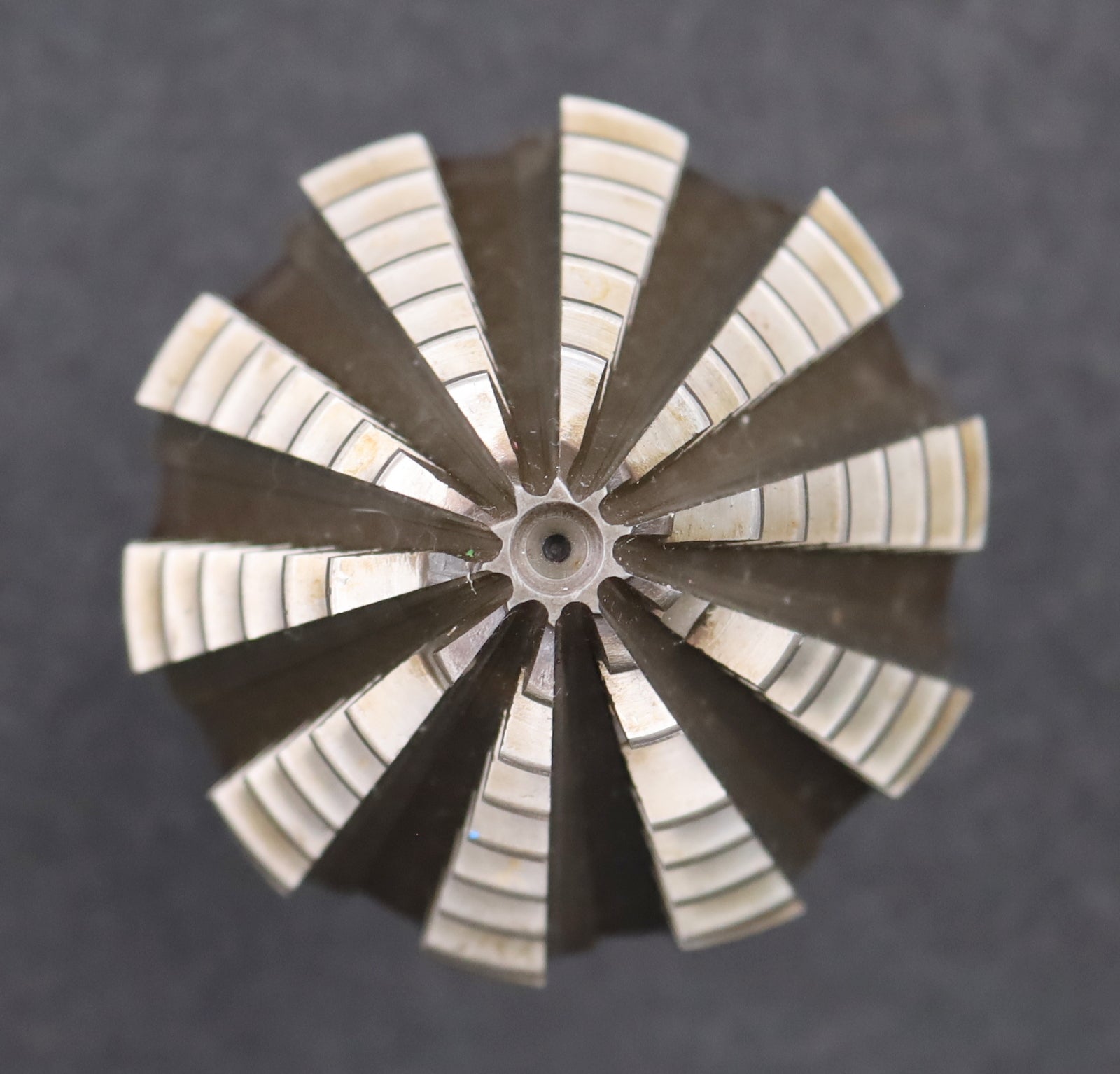 Bild des Artikels KLINGELNBERG-Palloid-Wälzfräser-m=-3-20°-EGW-Zahnform-I-1-gg.-Rechts-Rest-60%