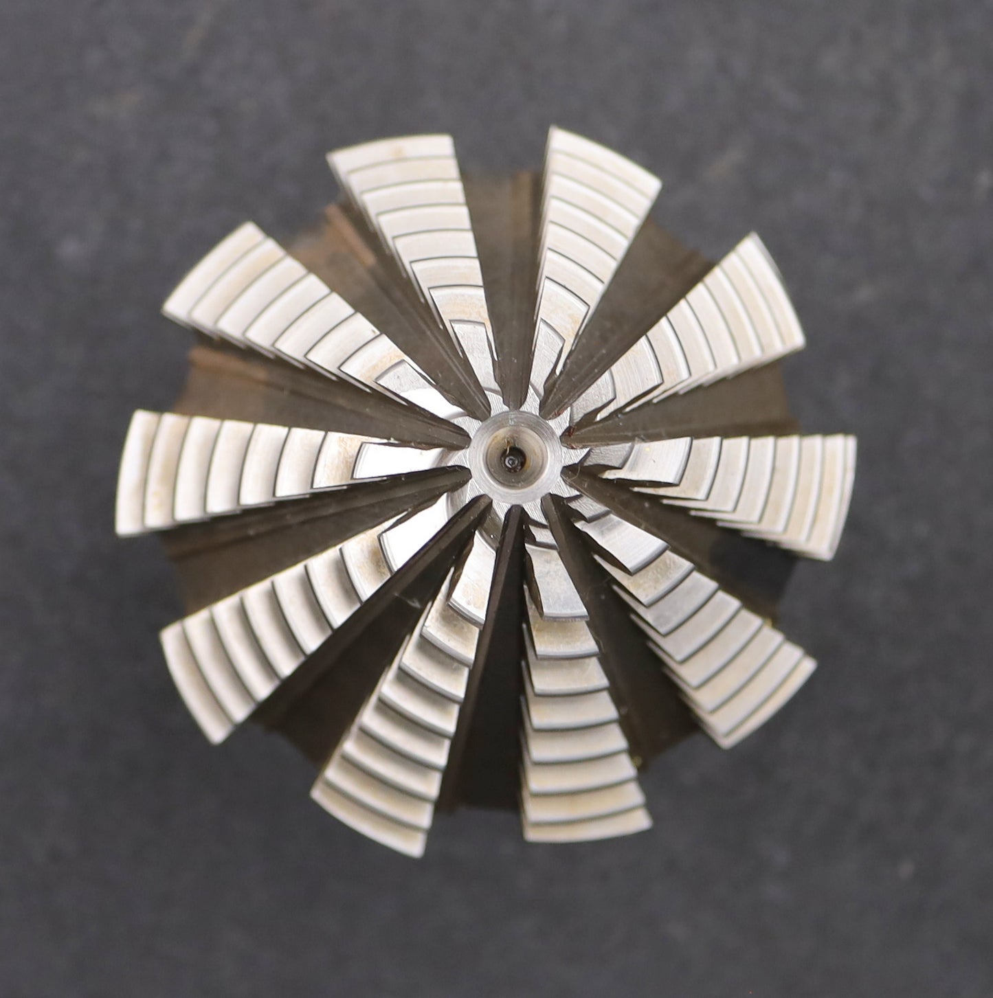 Bild des Artikels KLINGELNBERG-Palloid-Wälzfräser-m=-3,5-20°-EGW-Zahnform-I-1-gg.-Links