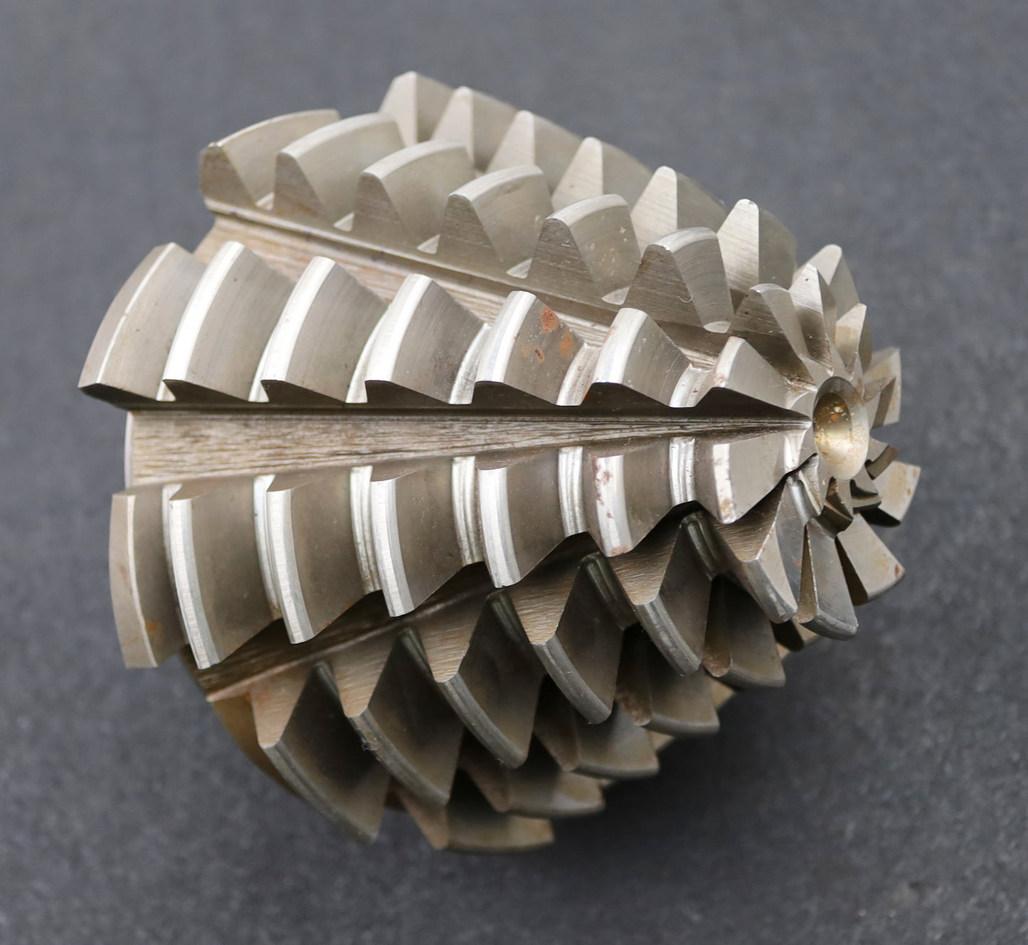 Bild des Artikels KLINGELNBERG-Palloid-Wälzfräser-m=-6-20°-EGW-Zahnform-I-1-gg.-Links