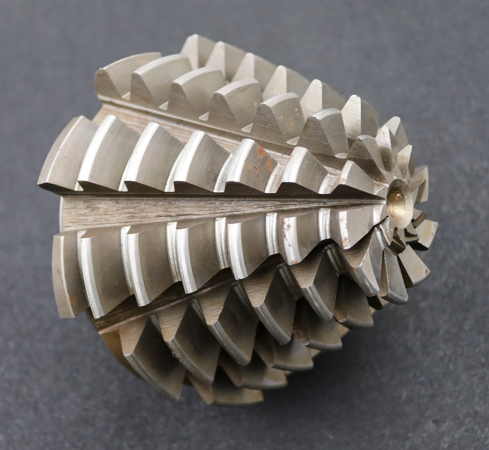Bild des Artikels KLINGELNBERG-Palloid-Wälzfräser-m=-6-20°-EGW-Zahnform-I-1-gg.-Links