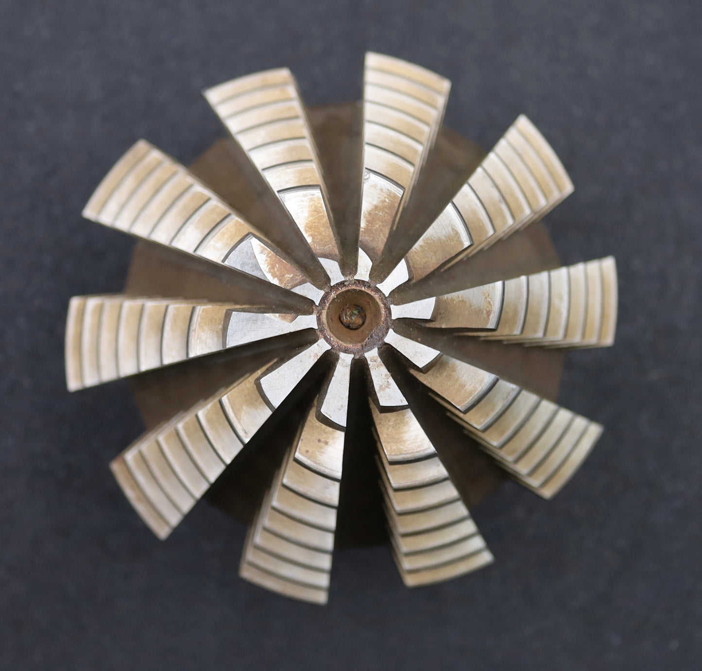 Bild des Artikels KLINGELNBERG-Palloid-Wälzfräser-m=-6-20°-EGW-Zahnform-I-1-gg.-Rechts
