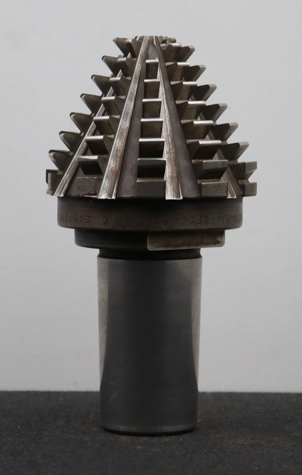 Bild des Artikels KLINGELNBERG-Palloid-Wälzfräser-m=-3-20°-EGW-Zahnform-I-1-gg.-Links-Rest-50%