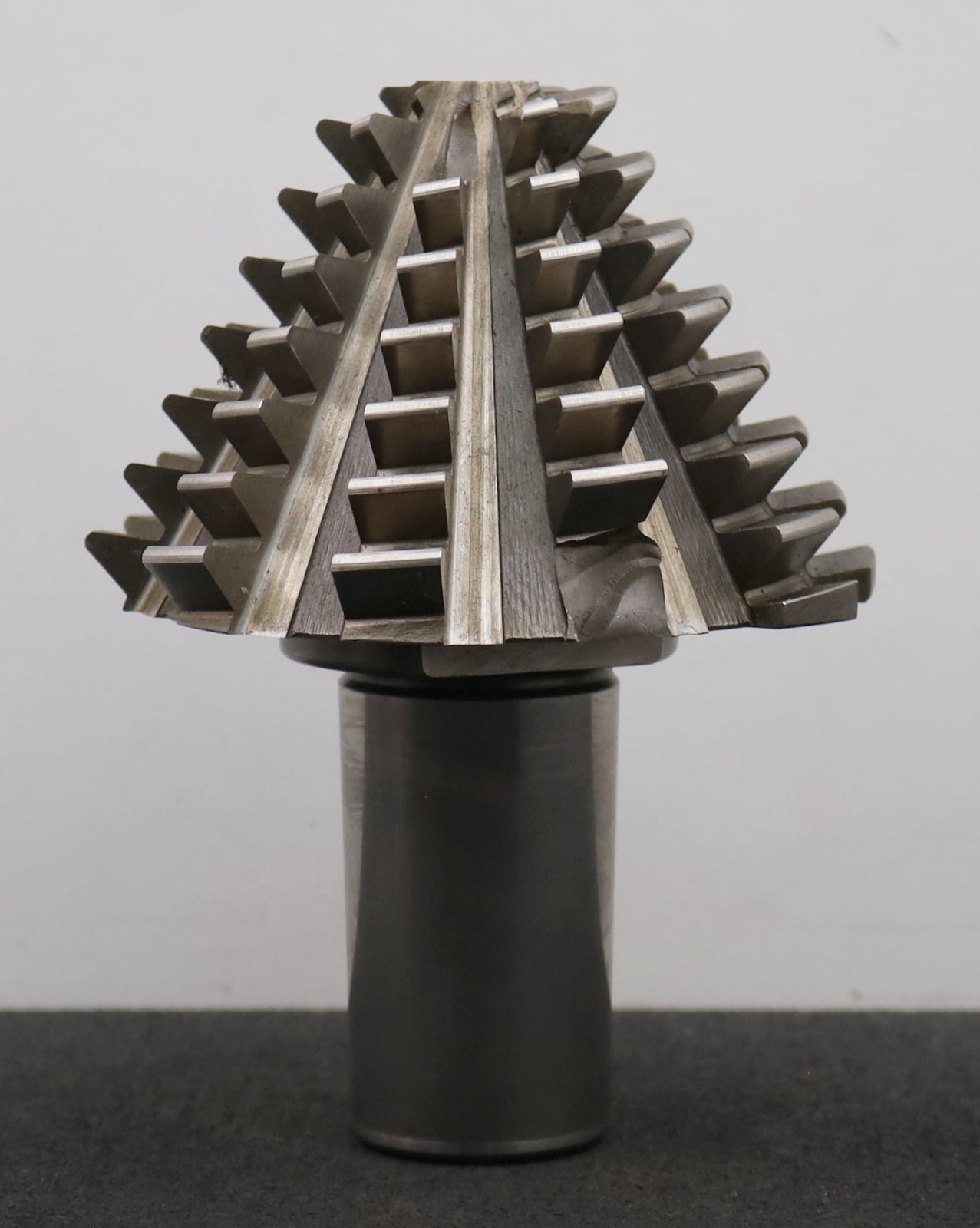 Bild des Artikels KLINGELNBERG-Palloid-Wälzfräser-m=-4-20°-EGW-Zahnform-I-1-gg.-Rechts