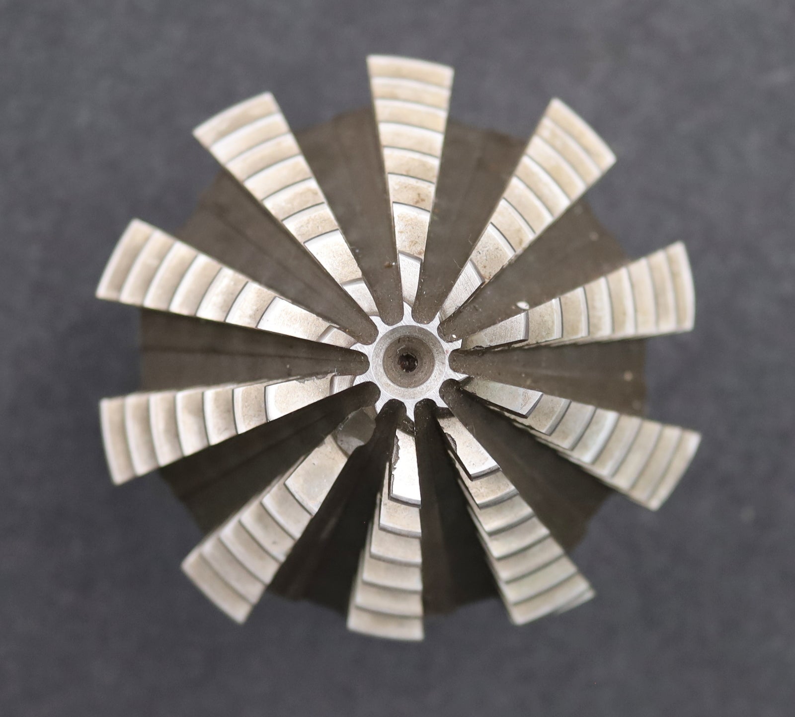 Bild des Artikels KLINGELNBERG-Palloid-Wälzfräser-m=-4-20°-EGW-Zahnform-I-1-gg.-Rechts