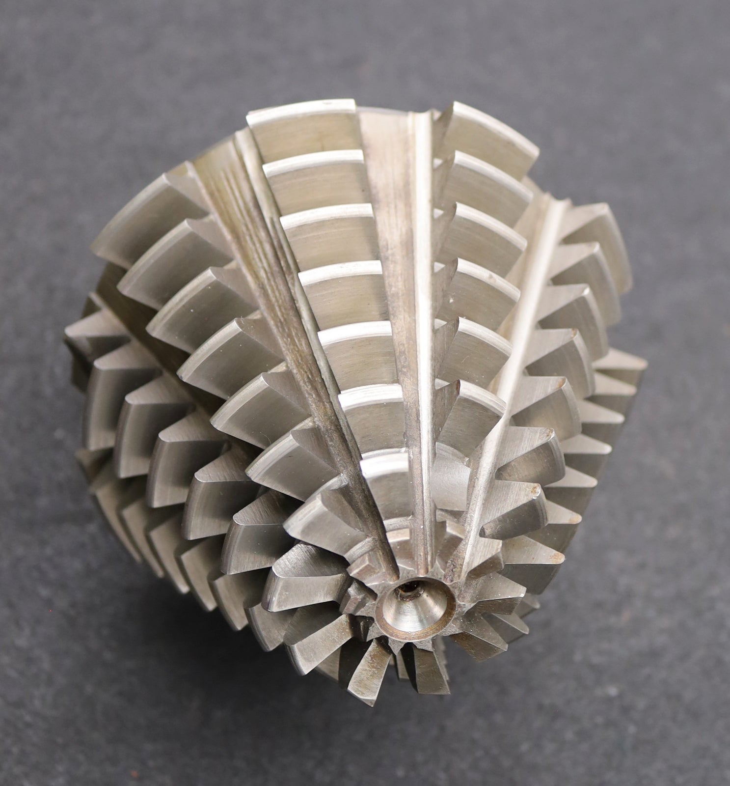 Bild des Artikels KLINGELNBERG-Palloid-Wälzfräser-m=-4,5-20°-EGW-Zahnform-I-1-gg.-Rechts