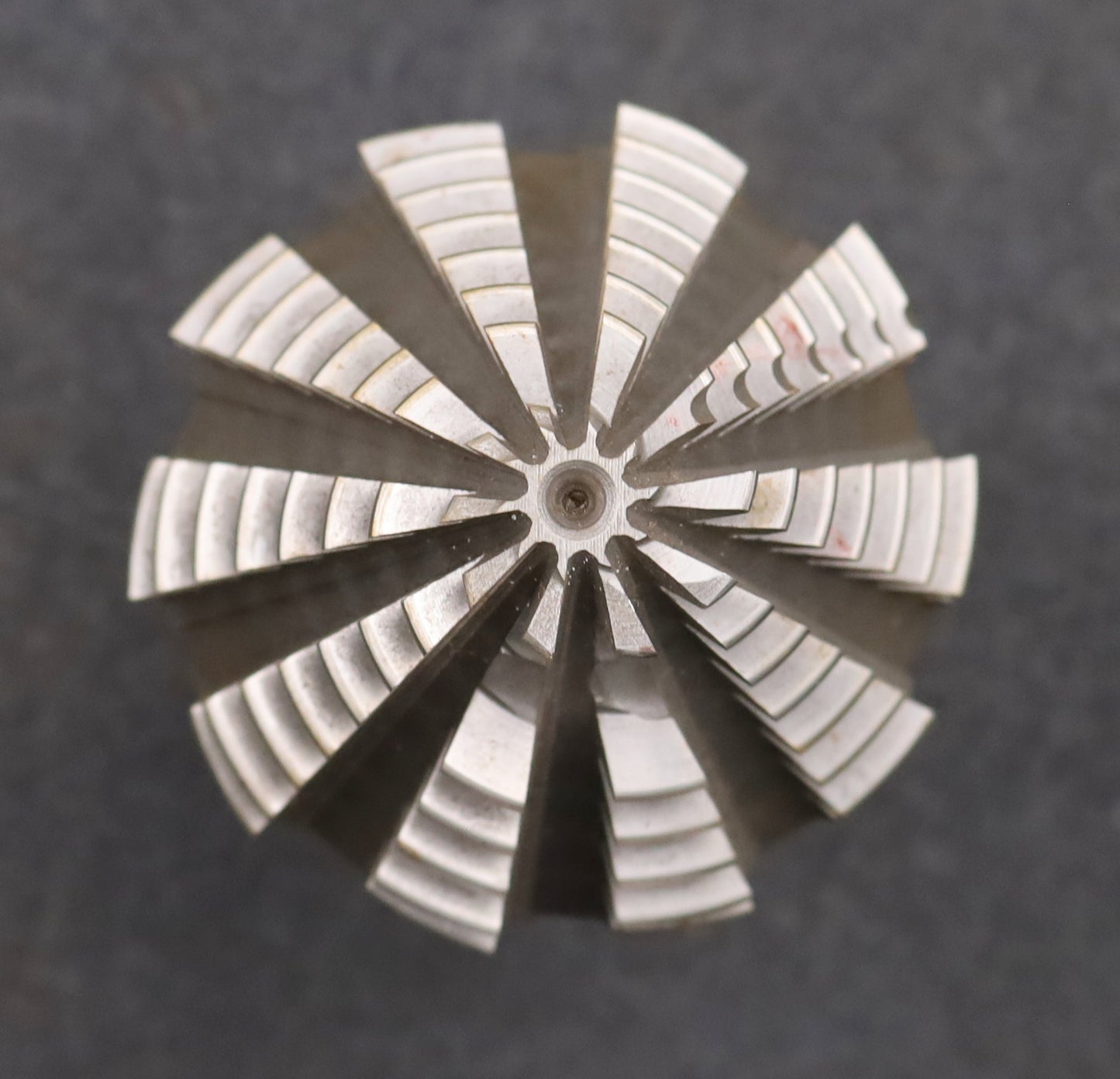 Bild des Artikels KLINGELNBERG-Palloid-Wälzfräser-m=-3-20°-EGW-Zahnform-I-1-gg.-Links-Rest-20%