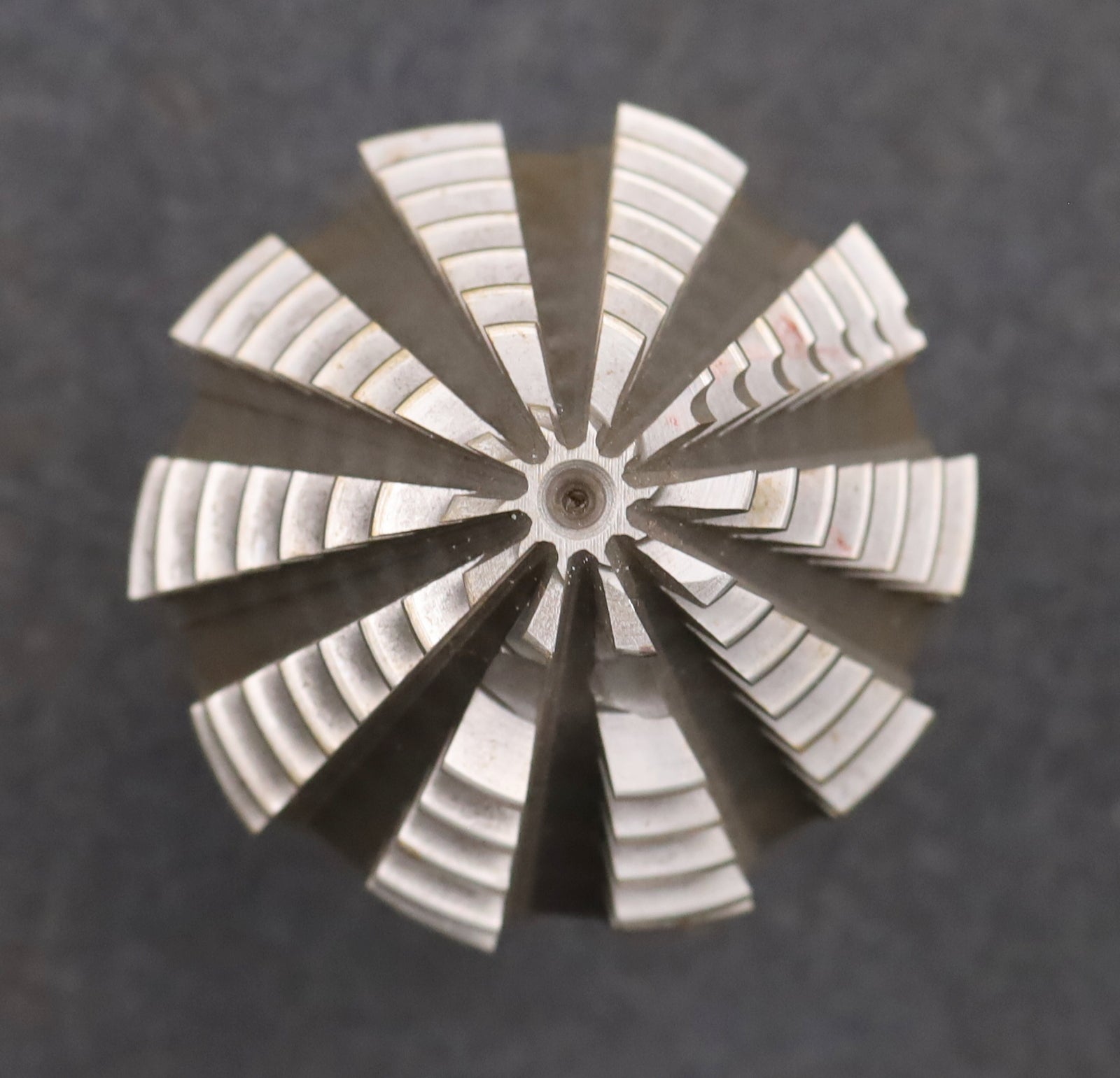 Bild des Artikels KLINGELNBERG-Palloid-Wälzfräser-m=-3-20°-EGW-Zahnform-I-1-gg.-Links-Rest-20%