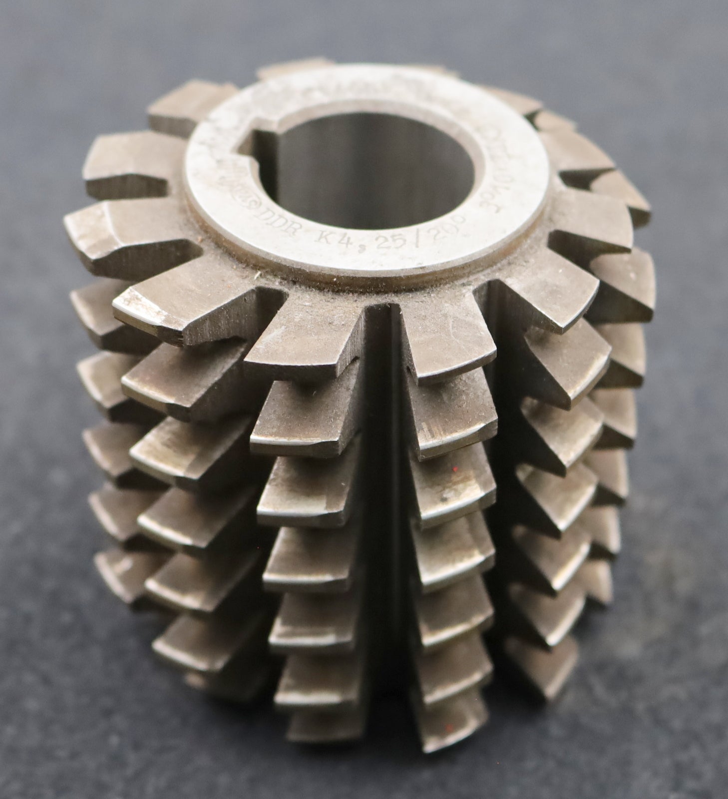 Bild des Artikels PWS-Zahnrad-Wälzfräser-gear-hob-m=4,0mm-BPII-DIN-3972-20°-EGW-Ø67x58xØ27mm