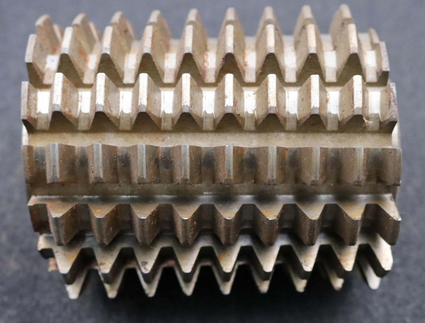 Bild des Artikels PWS-Zahnrad-Wälzfräser-gear-hob-m=4,5mm-BPIV-nach-DIN-3972-20°-EGW-spiralgenutet
