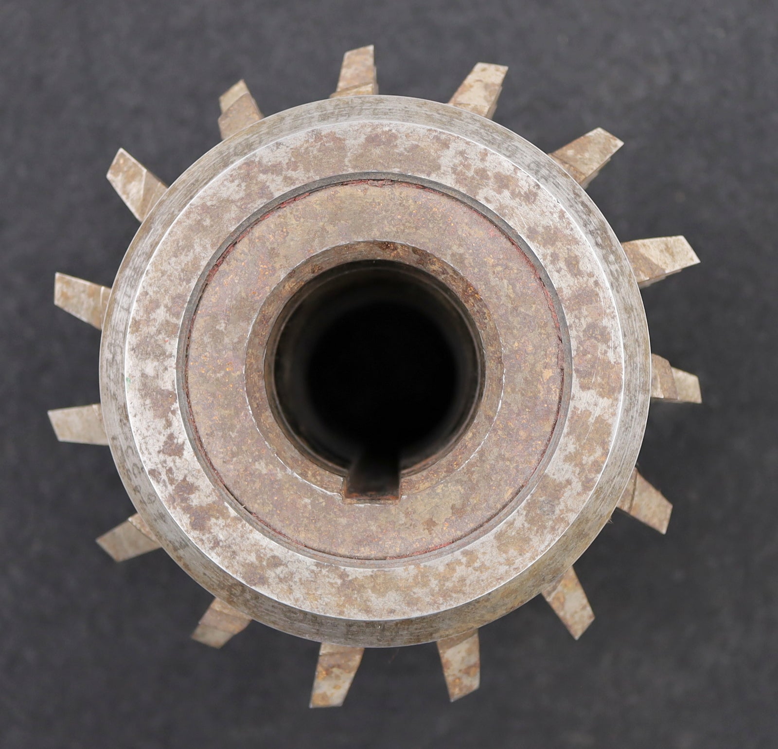 Bild des Artikels SAAZOR-Zahnrad-Wälzfräser-gear-hob-m=4,5mm-20°-EGW-Ø136x138xØ40mm-mit-LKN