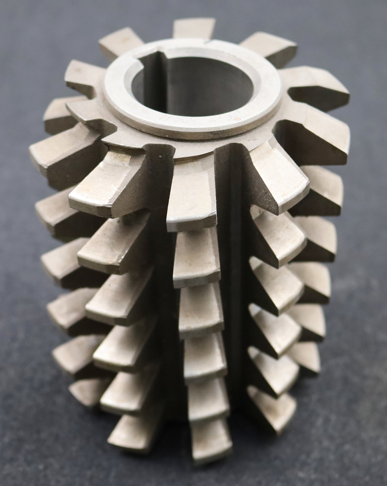 Bild des Artikels PWS-Zahnrad-Wälzfräser-gear-hob-m=7,0mm-BPII-nach-DIN-3972-20°-EGW-spiralgenutet