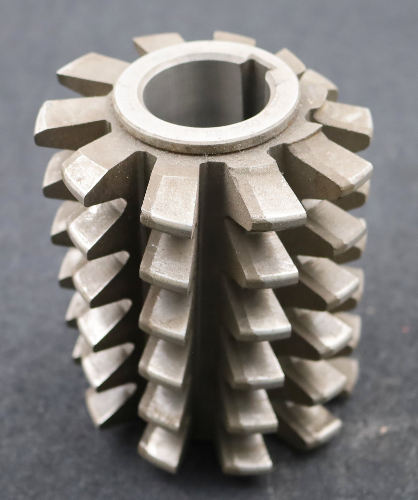 Bild des Artikels PWS-Zahnrad-Wälzfräser-gear-hob-m=7,0mm-BPII-nach-DIN-3972-20°-EGW-10-Spannuten