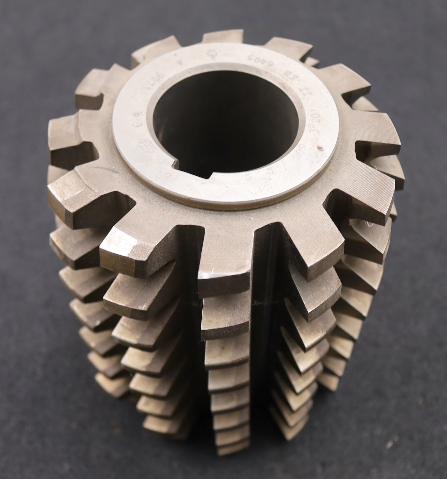 Bild des Artikels PWS-Zahnrad-Wälzfräser-gear-hob-m=7,0mm-BPII-DIN-3972-20°-EGW-spiralgenutet-!