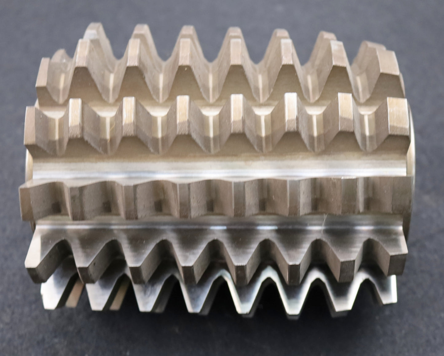 Bild des Artikels PWS-Zahnrad-Wälzfräser-gear-hob-m=7,0mm-BPII-DIN-3972-20°-EGW-spiralgenutet-!
