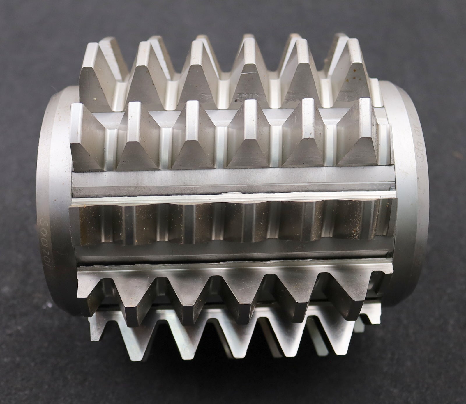 Bild des Artikels SAAZOR-Zahnrad-Wälzfräser-gear-hob-m=7,0mm-BPII-nach-DIN-3972-20°-EGW