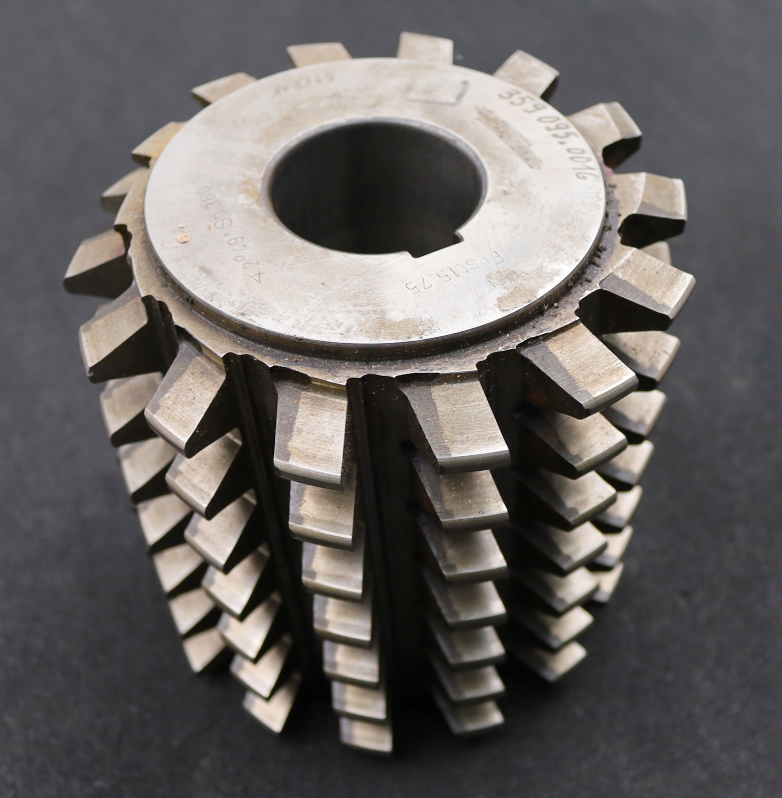 Bild des Artikels LENZEN-Zahnrad-Wälzfräser-gear-hob-m=7,0mm-BPIV-nach-DIN-3972-20°-EGW