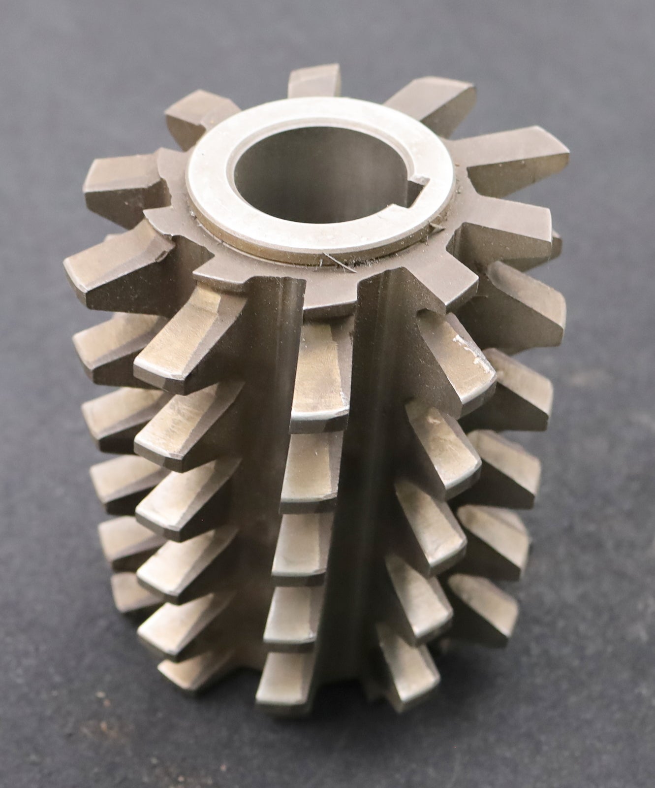 Bild des Artikels PWS-Zahnrad-Wälzfräser-gear-hob-m=8,0mm-BPII-nach-DIN-3972-20°-EGW-1gg.-Links