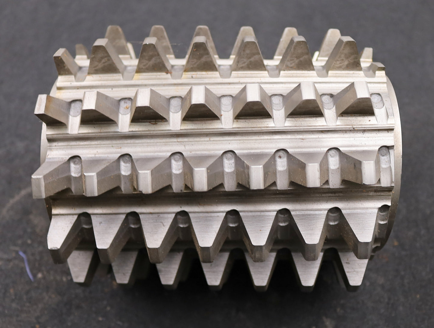 Bild des Artikels LENZEN-Zahnrad-Wälzfräser-gear-hob-m=8,0mm-BPIII-nach-DIN-3972-20°-EGW