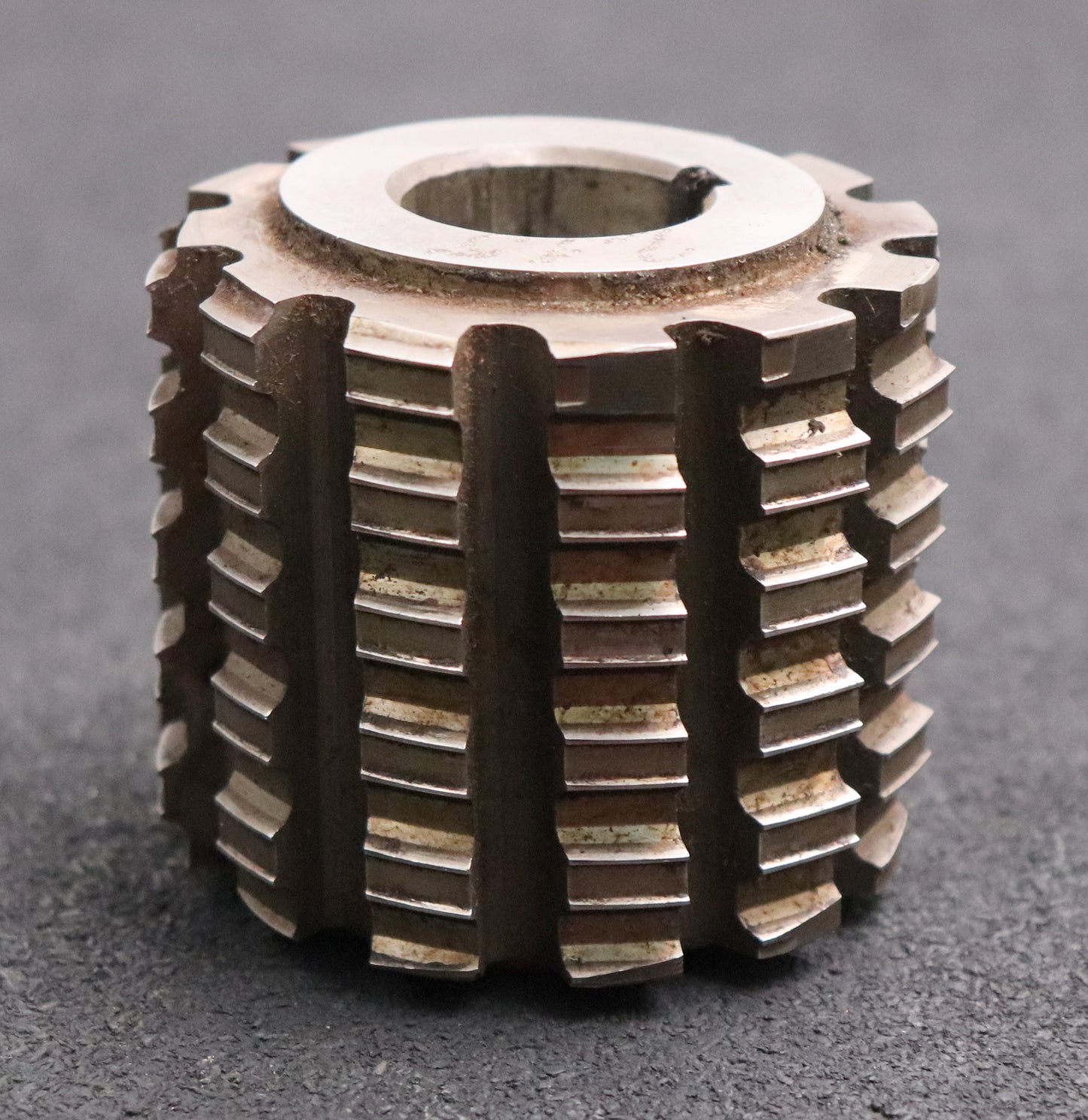 Bild des Artikels HOMMEL-WERKE-Keilwellenwälzfräser-10-Keile-32,4x36x5-mit-Höcker-Fertigfräser