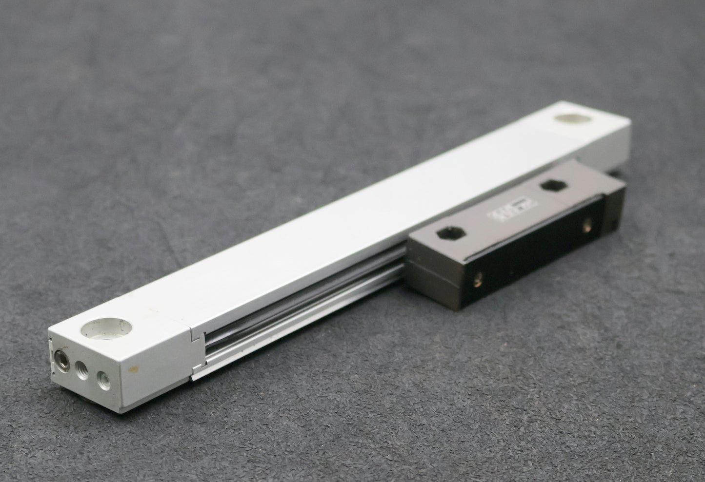 Bild des Artikels HEIDENHAIN-Linear-Messgeber-LS476-Messlänge-120mm-ID-329986-02-mit-Lesekopf