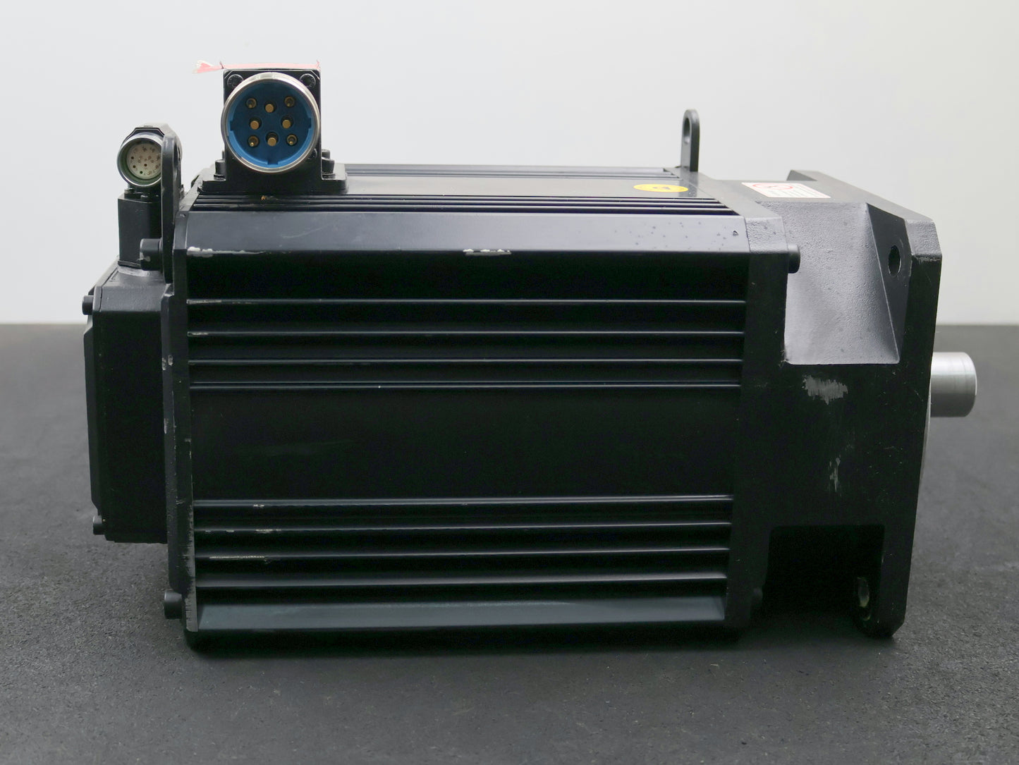 Bild des Artikels BAUMUELLER-Servo-Motor-Typ-DS-100-S-Nr.-303330-14kW-4000-U/min-540V-27A