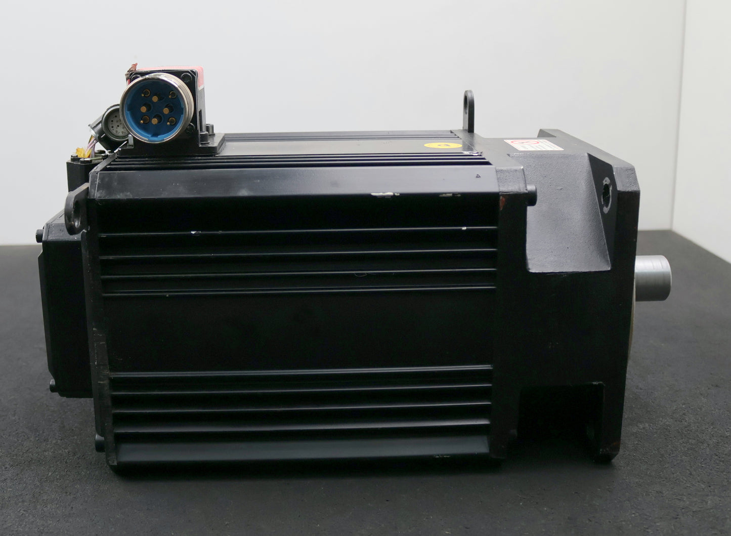 Bild des Artikels BAUMUELLER-Servo-Motor-Typ-DS-100-S-Art.Nr.-303330-14kW-4000-U/min-540V-27A