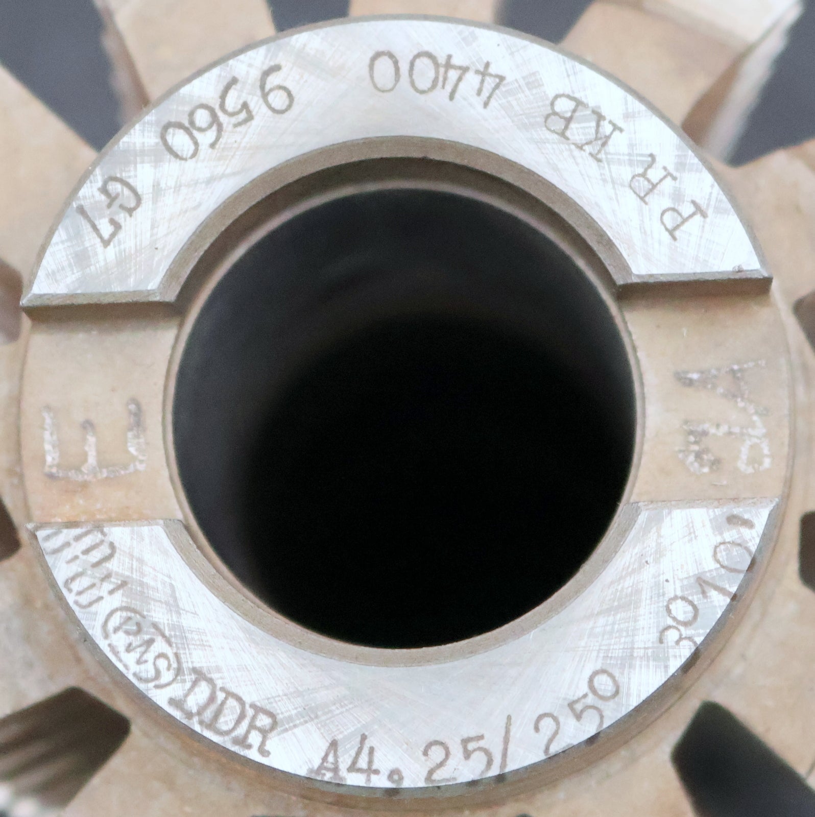 Bild des Artikels PWS-Zahnrad-Wälzfräser-gear-hob-m=-4,25mm-25°-EGW-Ø90x210xØ32mm-mit-Protuberanz