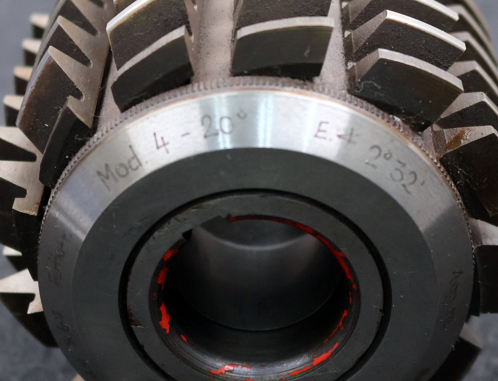 Bild des Artikels SAAZOR-Zahnrad-Wälzfräser-gear-hob-m=-4mm-20°-EGW-Ø107x106xØ32mm-mit-LKN-BPI