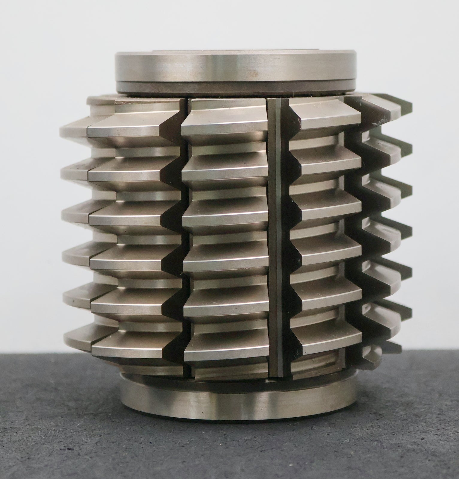 Bild des Artikels PWS-Zahnrad-Wälzfräser-gear-hob-Vorfräser-m=-4,5mm-20°-EGW-Ø120x122xØ32mm