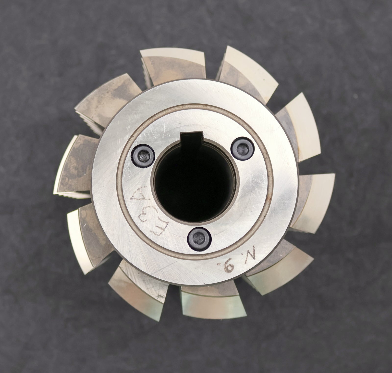 Bild des Artikels PWS-Zahnrad-Wälzfräser-gear-hob-Vorfräser-m=-4,5mm-20°-EGW-Ø120x122xØ32mm