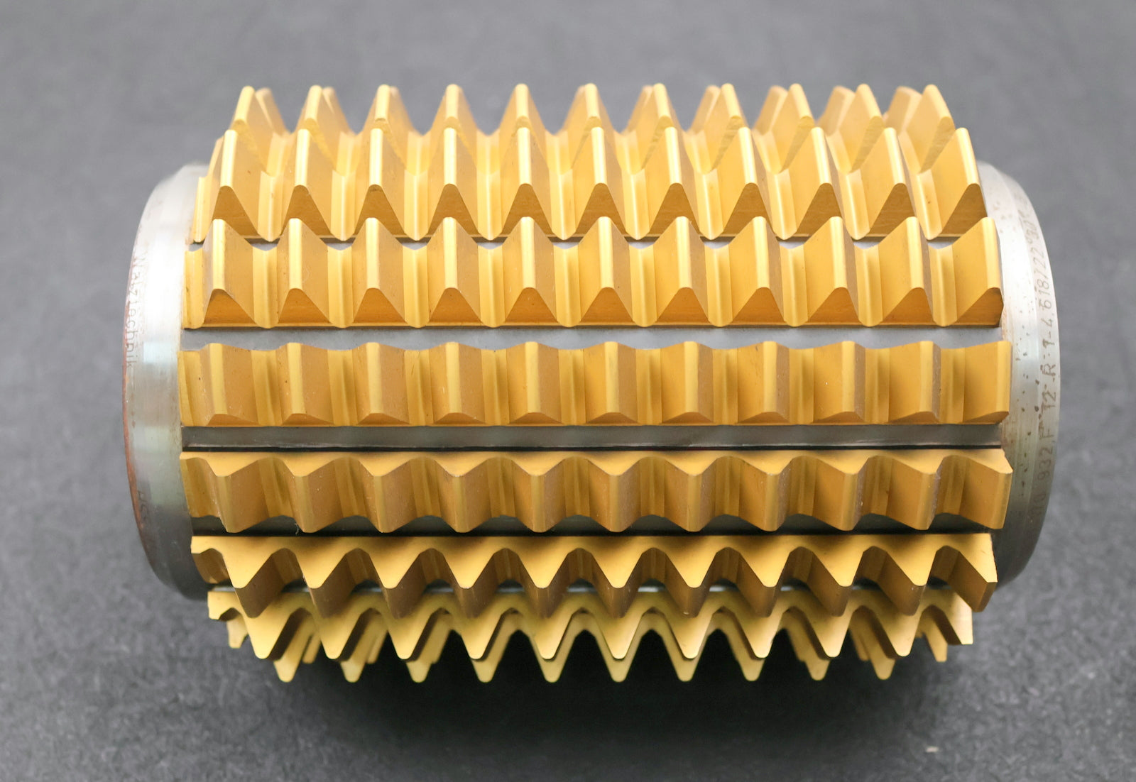 Bild des Artikels SAAZOR-Zahnrad-Wälzfräser-gear-hob-m=-4,618mm-22°30'-EGW-Ø133x185xØ32mm-mit-LKN