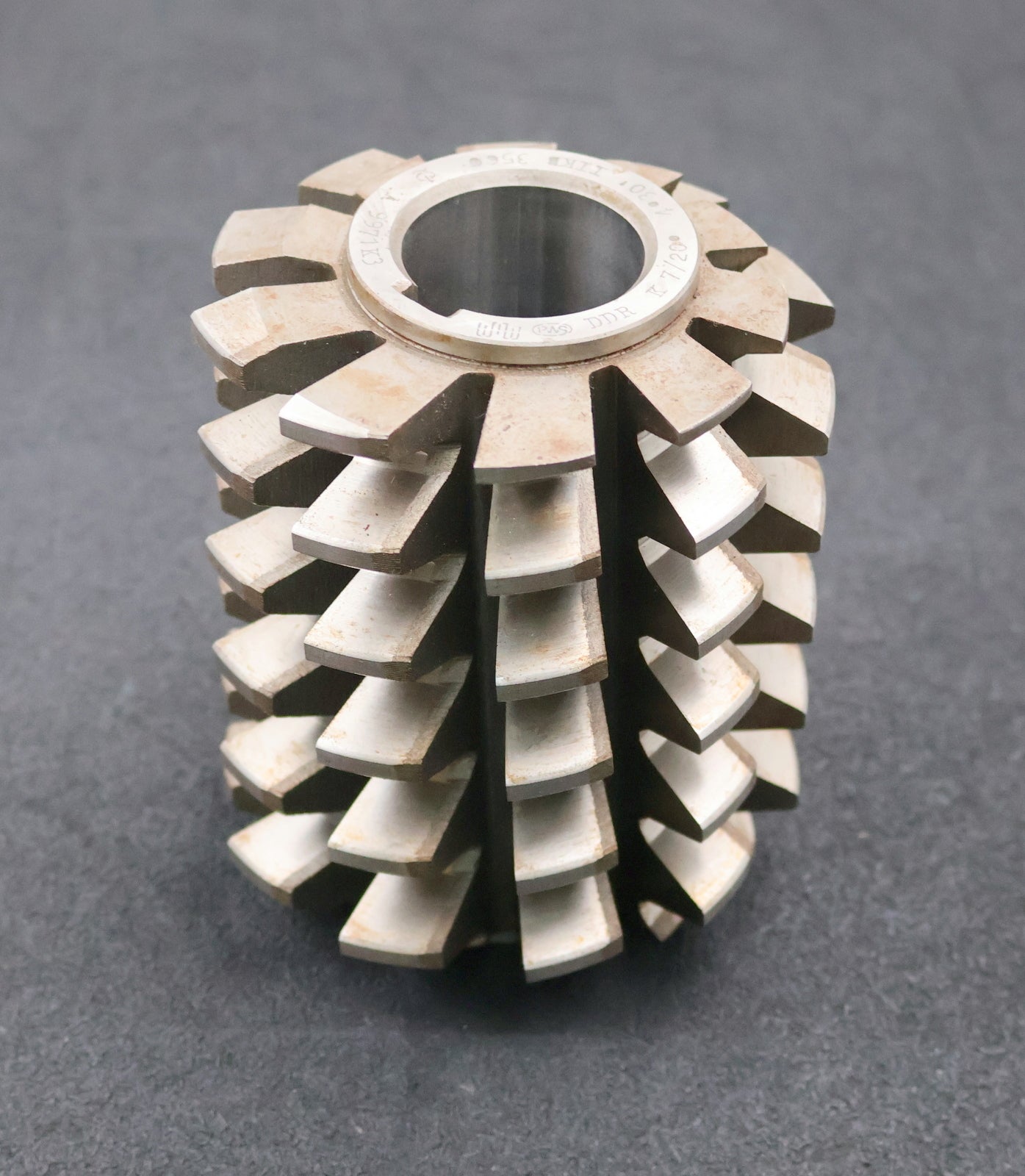 Bild des Artikels PWS-Zahnrad-Wälzfräser-gear-hob-m=-7mm-20°-EGW-Ø110x135xØ40mm-mit-LKN-BPII