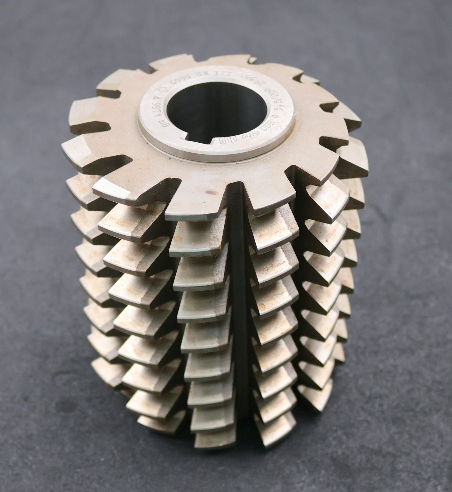 Bild des Artikels PWS-Zahnrad-Wälzfräser-gear-hob-m=-5,5mm-20°-EGW-Ø125x151xØ40mm-mit-LKN-BPIII