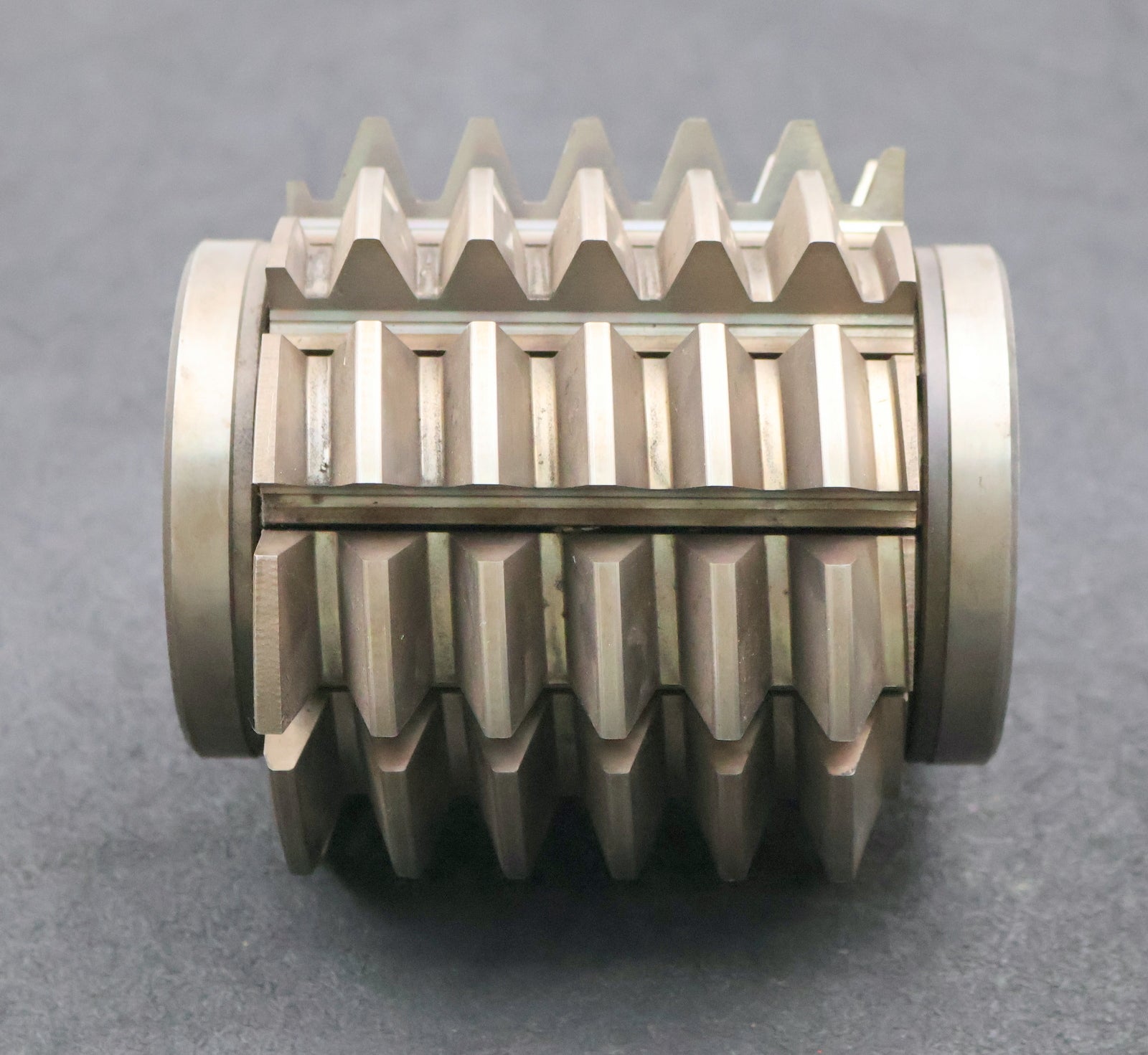 Bild des Artikels PWS-Zahnrad-Wälzfräser-gear-hob-m=-6mm-20°-EGW-Ø137x146xØ40mm-mit-LKN-BPII